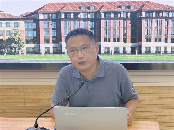 合肥七中高三年级召开新学期全体教师会(图2) 合肥七中高三年级召开新学期全体教师会(图2)