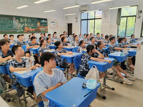 新生指导1.jpg 新生指导1.jpg