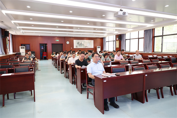 合肥七中举行新学期教学教研工作会(图1)