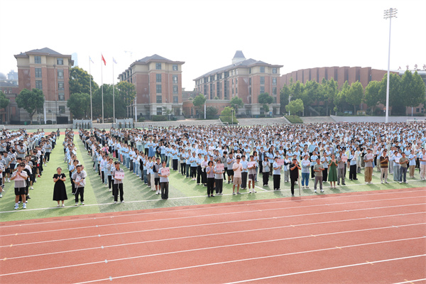 国旗下，暖流涌动！合肥七中隆重表彰身边榜样(图5)