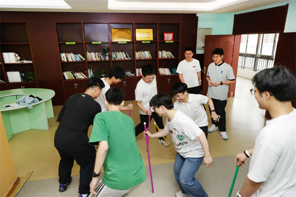 快让小黄鸭带你赶走焦虑2.png 一堂好课|合肥七中,来一场从心开始的温暖奔赴(图2)