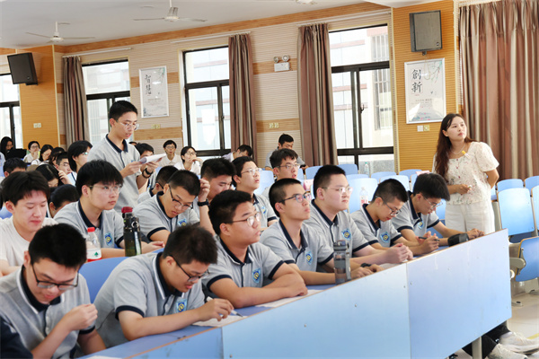 英语学科：探索教学新路径，碰撞思维新火花(图2)