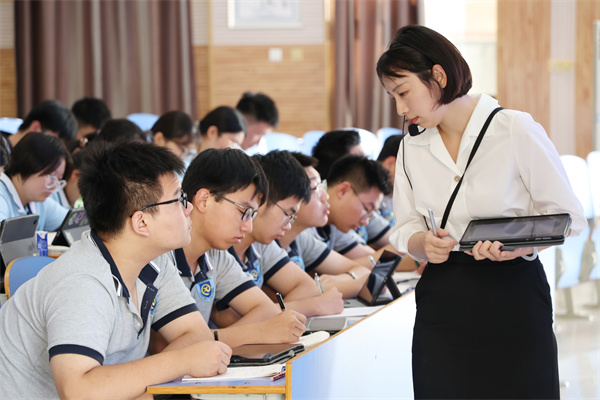 数学学科：校际联动促发展，交流互鉴谱新篇(图4)