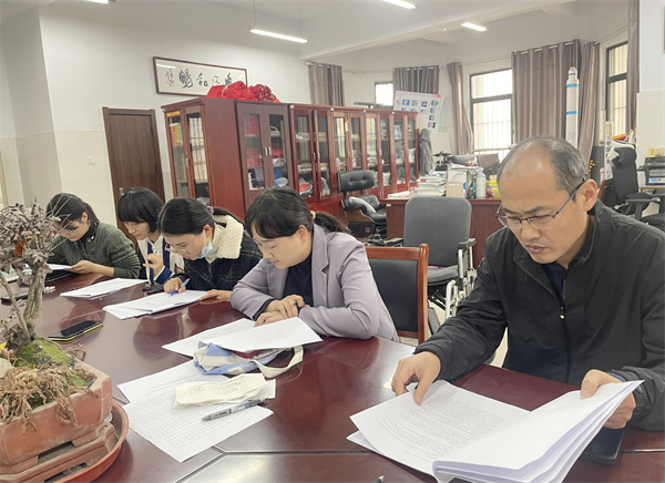 合肥七中高三年级召开班级学情分析会(图1) 合肥七中高三年级召开班级学情分析会(图1)