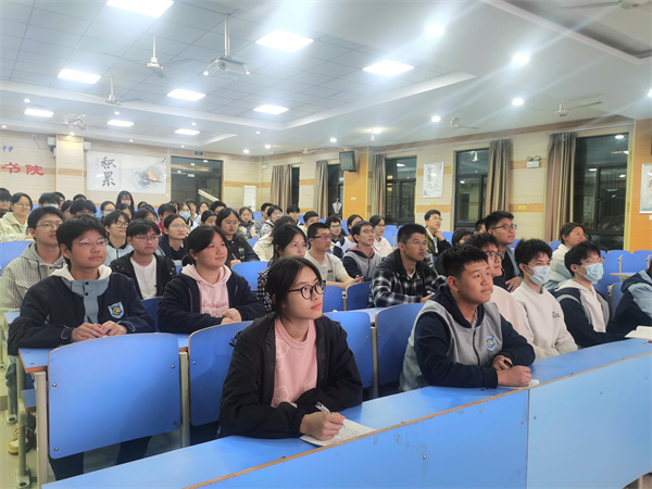 欧洲杯2021买球平台年级部成功召开心理委员工作会议(图2) 欧洲杯2021买球平台年级部成功召开心理委员工作会议(图2)