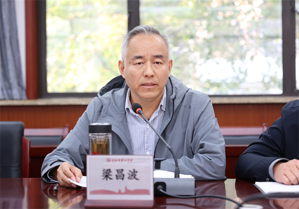 合肥七中召开青年教师座谈会(图4)