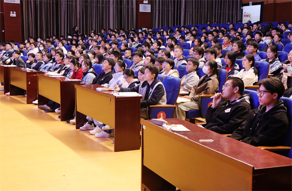 合肥七中第48期团校第三讲开课(图4) 合肥七中第48期团校第三讲开课(图4)