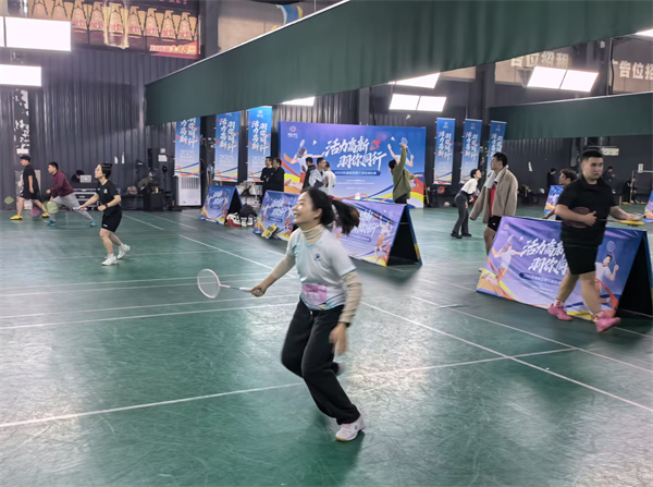 合肥七中在2025年高新区职工羽毛球赛中取得佳绩(图3)