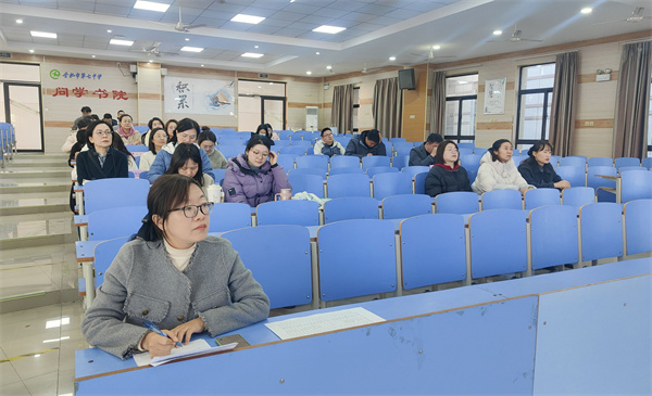 欧洲杯2021买球平台年级召开期中考务会(图1) 欧洲杯2021买球平台年级召开期中考务会(图1)