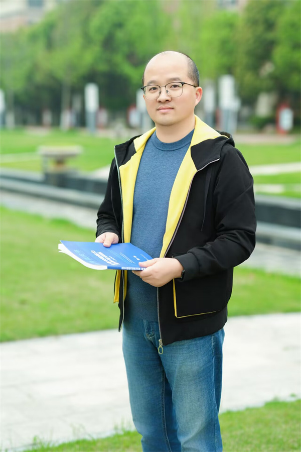 合肥市优秀班主任——孙涛.jpg 合肥市优秀班主任——孙涛.jpg