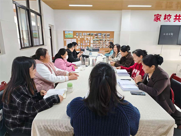 六十五期家长读书会1.jpg 六十五期家长读书会1.jpg