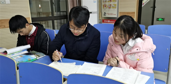刘先群老师2.jpg 刘先群老师2.jpg