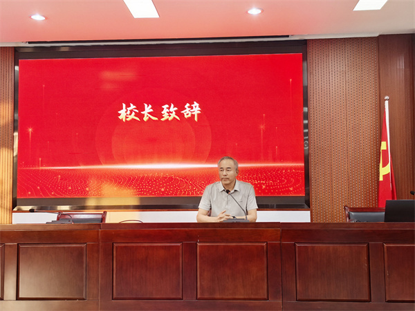 合肥七中国旗护卫队年度总结汇报会圆满举行(图5) 合肥七中国旗护卫队年度总结汇报会圆满举行(图5)