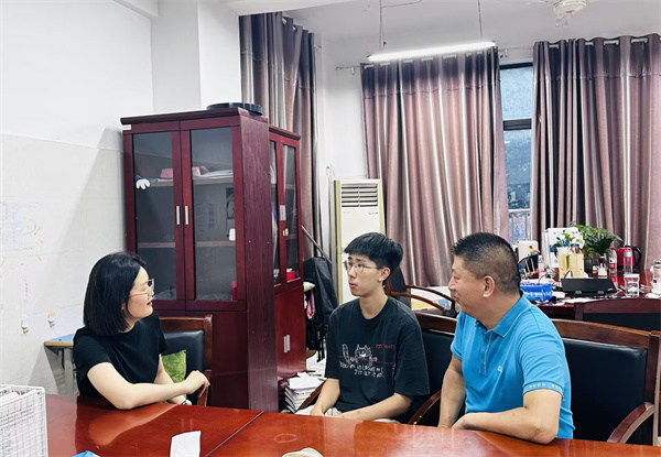 暖心走访,家校同心,暑期成长我们共同关注